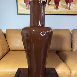  China advanced porcelain brown-red vase