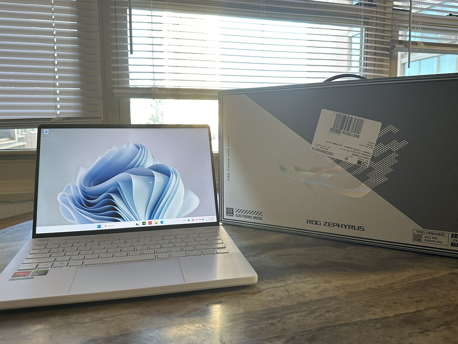 ASUS ROG Zephyrus G14 (White)