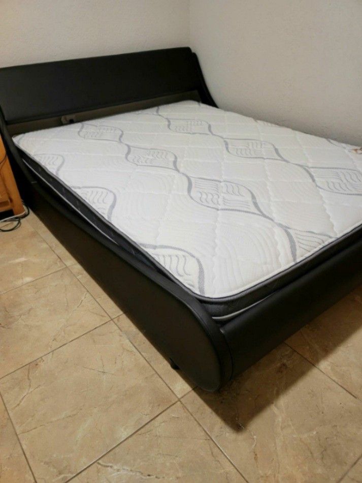 NEW QUEEN PILLOWTOP MATTRESS AND BOX SPRING 2PC, bed frame not included on price