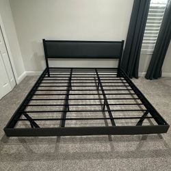 King Size Aluminum Slats Bed like New… Delivery Extra
