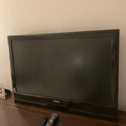 Toshiba Tv HD.   With Fier Stick. And Coromcast Connect 