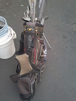 vintage Golden Bear golf stand bag with clubs