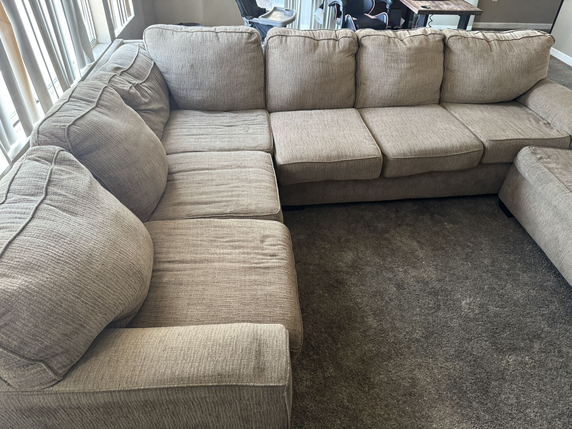 COUCH - READ DESCRIPTION!!