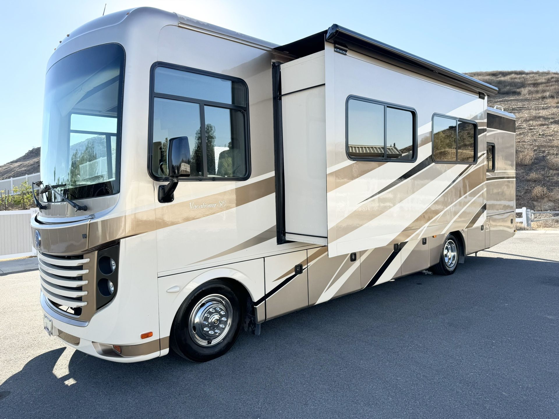 2014 holiday rambler vacationer SE Model number 32WBD 17k Original ...