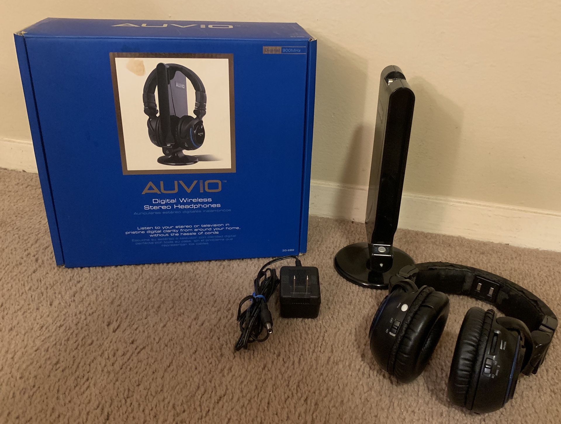 IN BOX AUVIO DIGITAL WIRELESS STEREO HEADPHONES DIGITAL 900MHZ MODEL 33-282