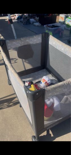 Graco toddler play pen