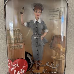 1997 Mattel I Love Lucy "Lucy Does a TV Commercial" Collector Edition doll