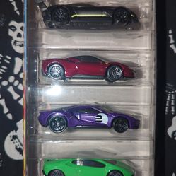 Hot wheels 🔥 HW MOTOR SHOW (FERRARI SF90 STARDALE) Included in pack