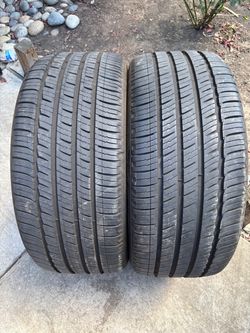 2 tires 245/40/19 Michelin with 90% life