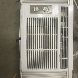 Window Air Conditioner 5,000 BTU 115V 