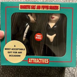 Dracula Couple Magnetic Salt And Pepper  Shakers 
