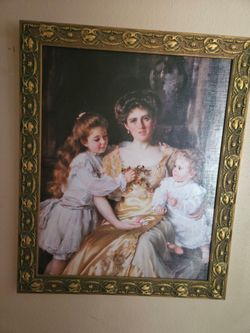 Vintage Framed Portrait of Mother and Children
Retrato antiguo enmarcado de una madre y sus hijos