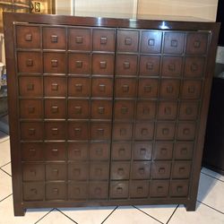 Armoire /Cabinet/swivel tv stand