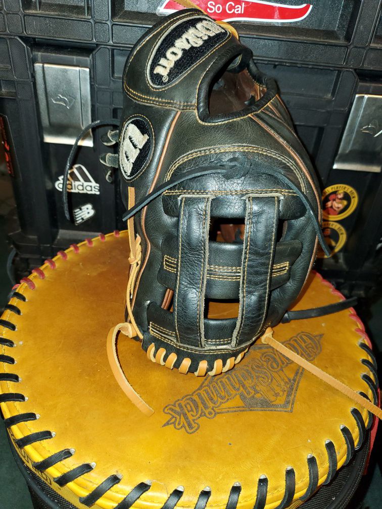 Wilson A2000 PP05 Baseball Glove
