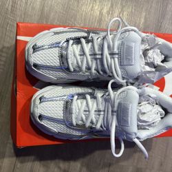 Women’s Nike Zoom Vomero 5 White And Metallic Silver