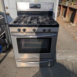 Frigidaire Stove