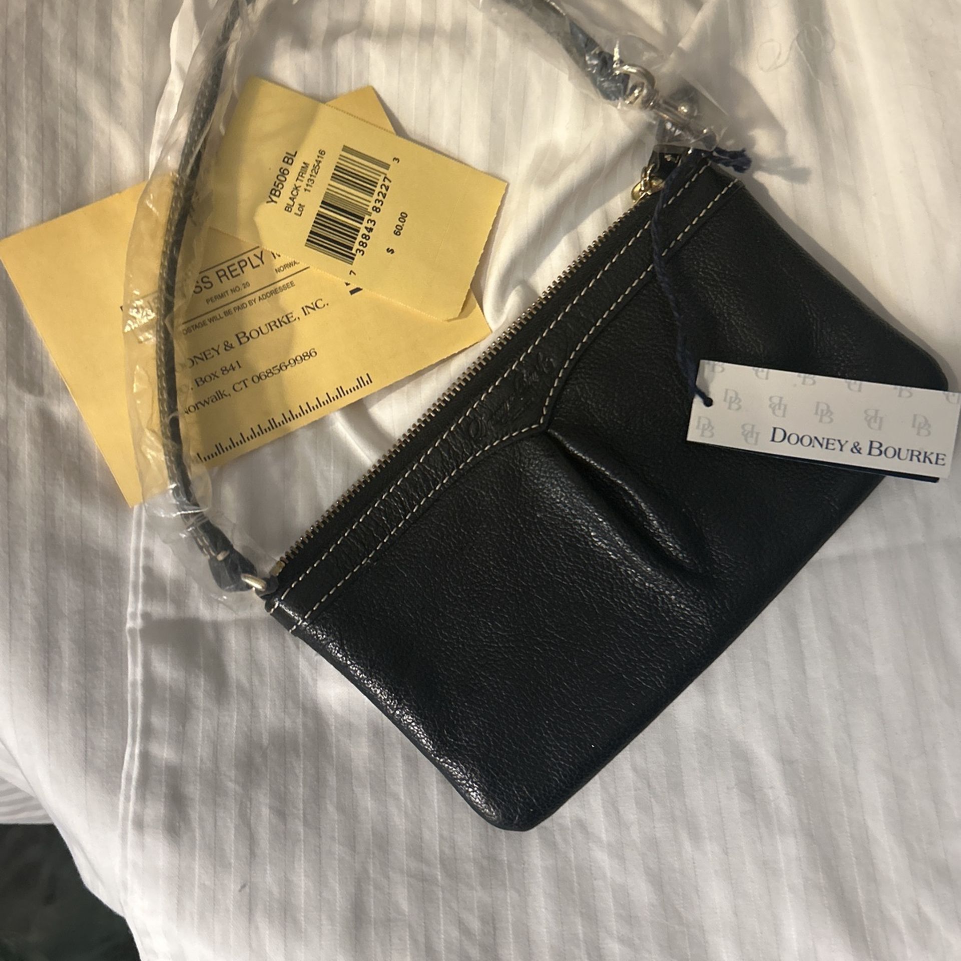 Women’s Dooney & Bourke Black Trim Leather Purse