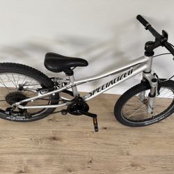 kids specialized bike 20” hot rock