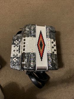 SofiaMari  Accordion 34-Button Tono de Fa Fbe