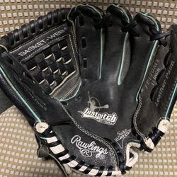 Rawlings PL120MT right hand throw 11” fast pitch softball glove mitt
