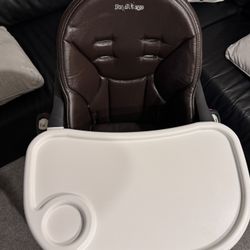 Peg Perego Siesta, Grow With Baby Folding High Chair & Recliner, Height Adjustable, Quick Clean & Easy Push Wheels For Babies & Toddlers, Made in Ital