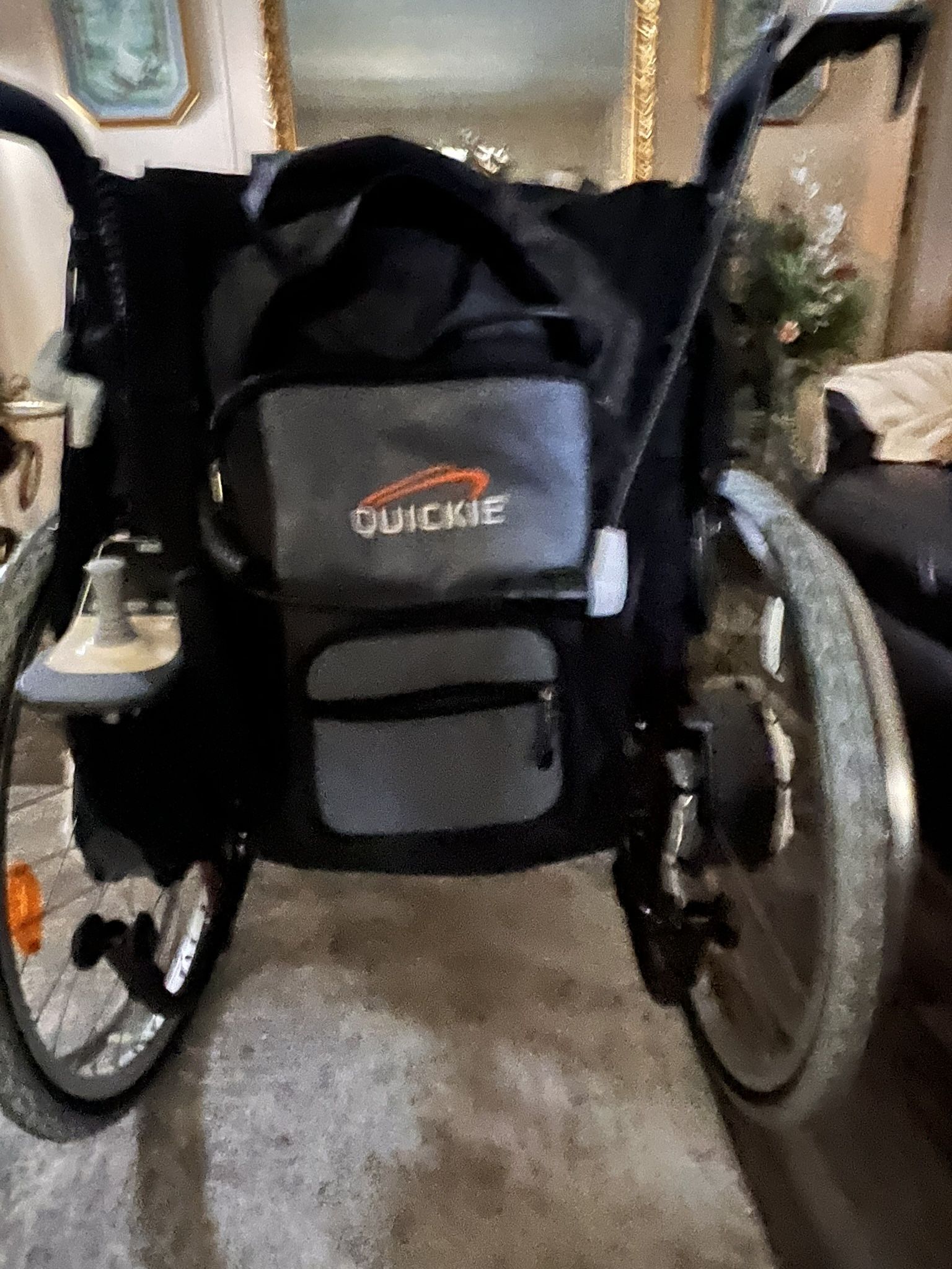 Electric wheelchair