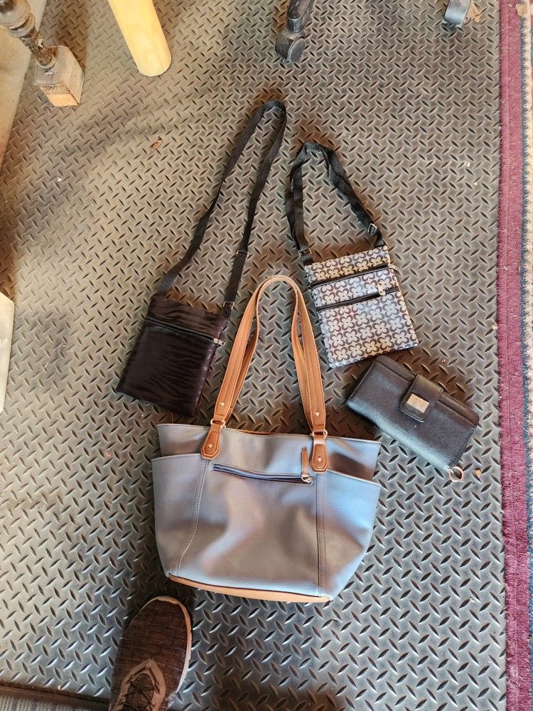 4 piece ladies purse items