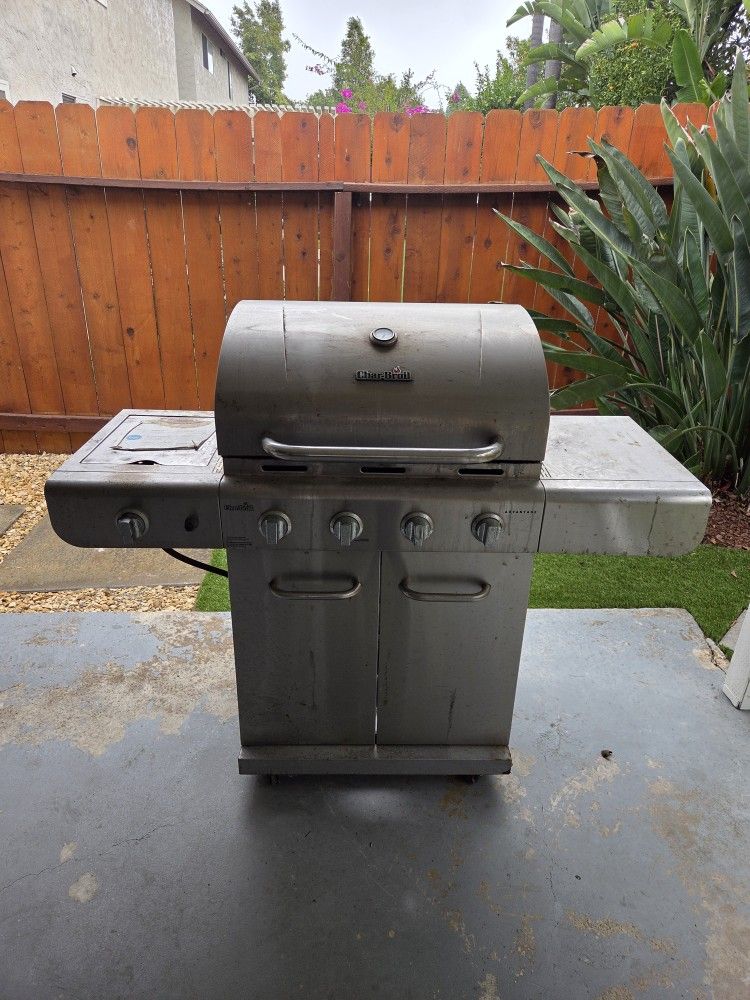 Stainless Steel BBQ Grill. 4-Burner + Side Burner- Charbroil