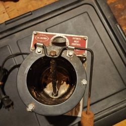 Plastic Melter And Bait Molds