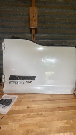 2004 Ford Excursions