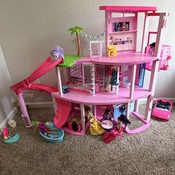 Barbie Dreamhouse Pool Party Doll House