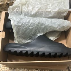 Yeezy Slide 