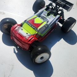 Losi 1/8. Truggy. Newest model rtr