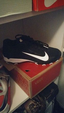 Soft ball cleats. 7.5