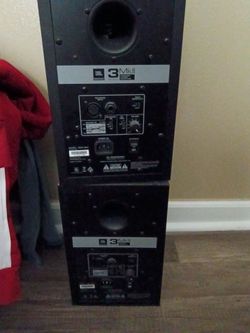 2 jbl speakers