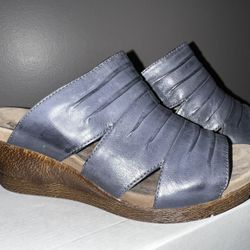 Size 37 Us 6.5 Sandals New 