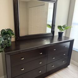 Complete 5 Piece Bedroom Set with Queen Size tufted headboard bed