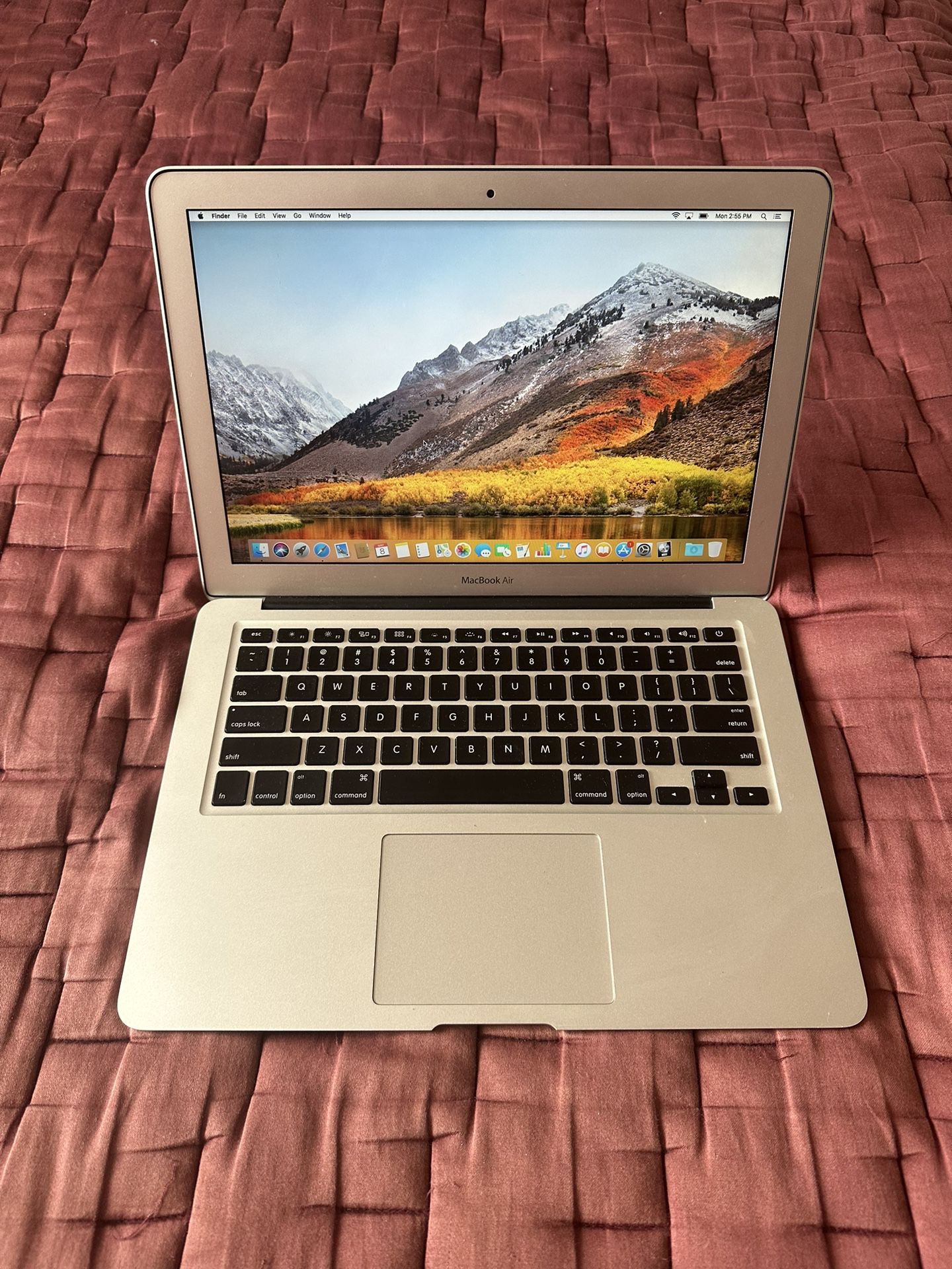 Ændringer fra Pekkadillo petroleum Apple MacBook Air A1369 13" i5 1.7GHz 4GB RAM OSX High Sierra. 250GB SSD  drive for Sale in New York, NY - OfferUp