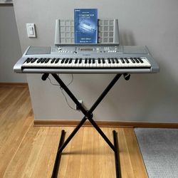 Yamaha YPT-300 electric keyboard, piano