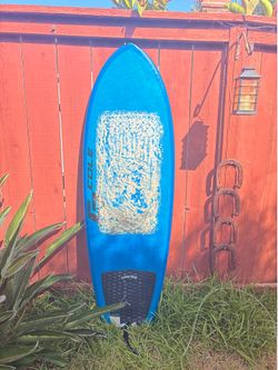 Cole Trunk Surfboard - 5’7 x 21 3/4 x 2 3/4 (36.4L)