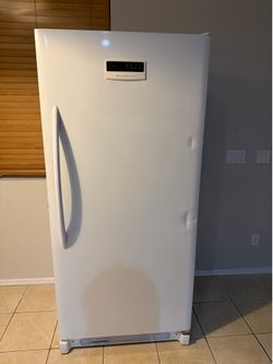 20 ft.³ Frigidaire upright freezer