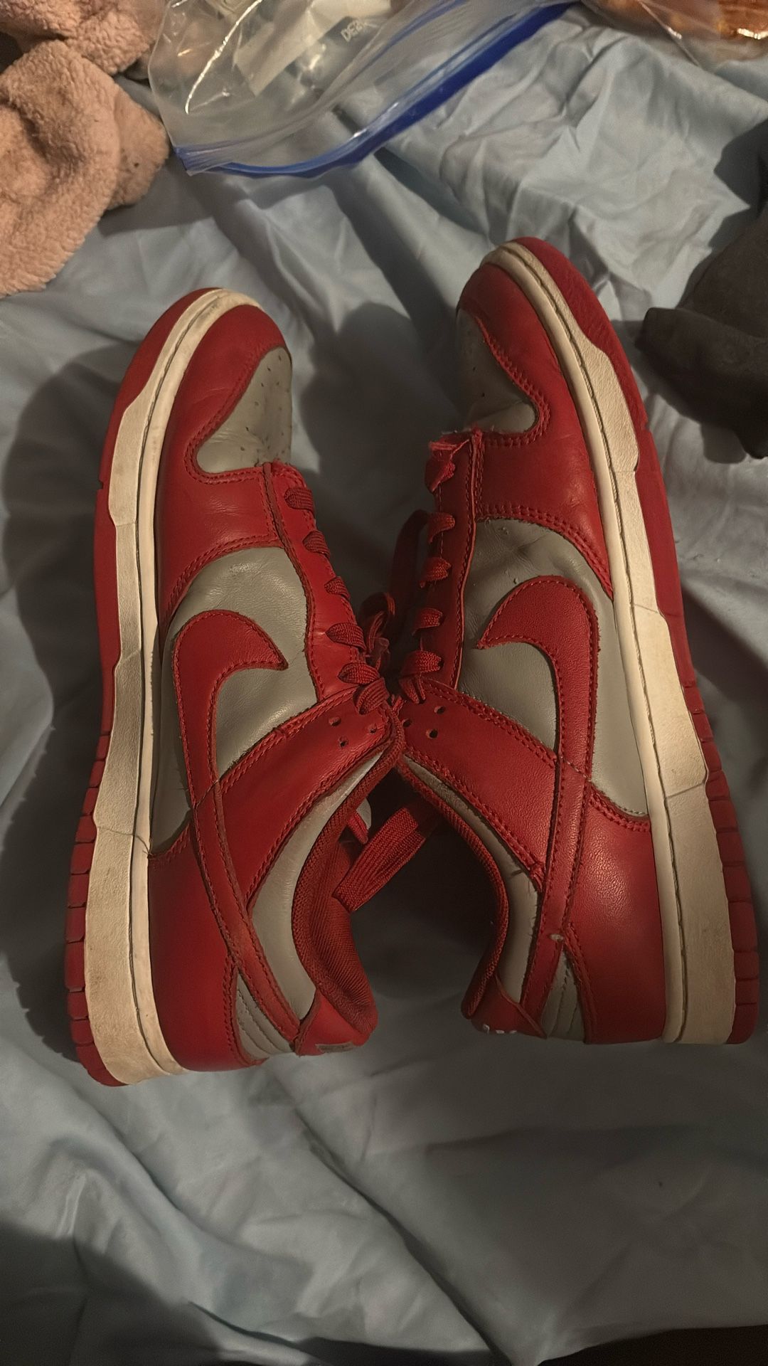 red nike dunks