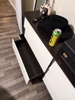 Bedroom 4 piece dresser set