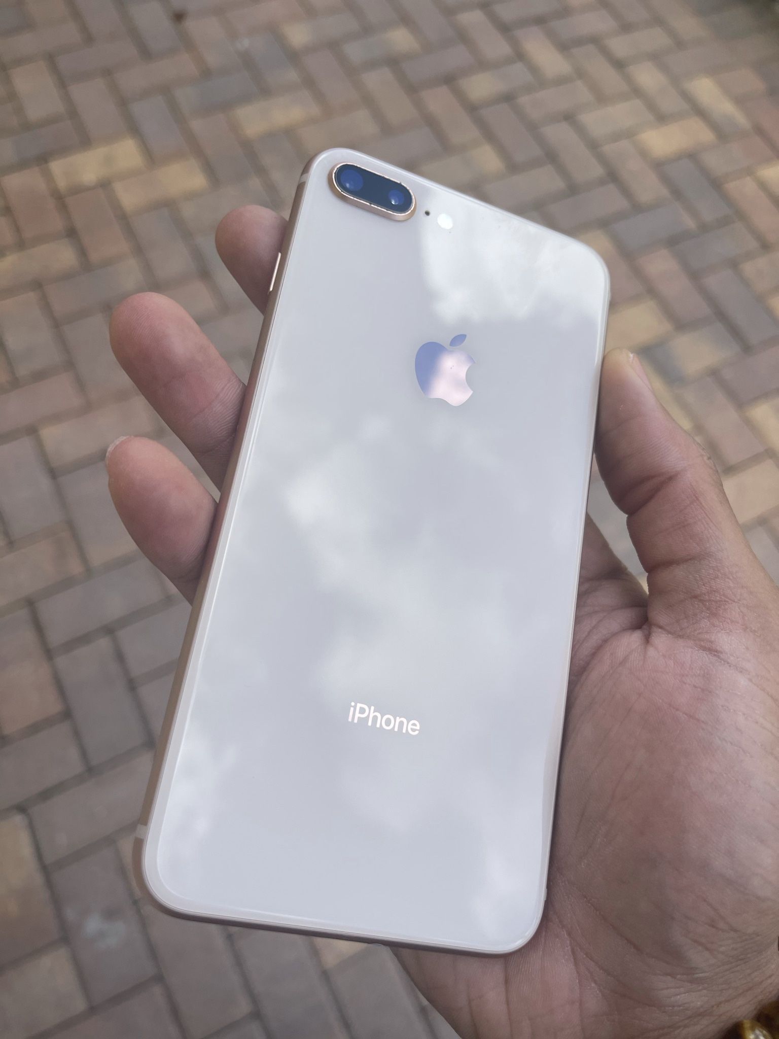 UNLOCKED IPHONE 8 PLUS / LOW PRICES
