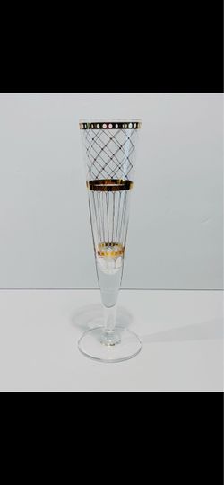 Ritzenhoff Champus 1997 By Benedikt Sauerland Champagne Flute 9-1/2”. Very elegant and unique glass is in very good condition,etched sign on bottom. G