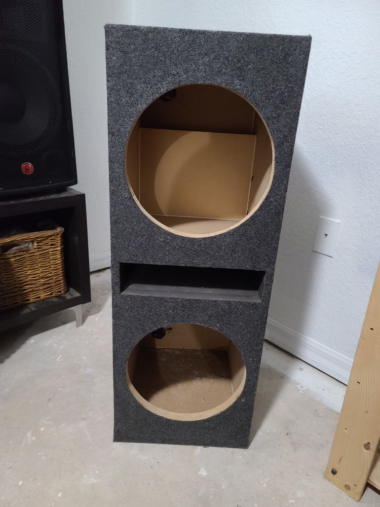 Dual 12in subwoofer ported box