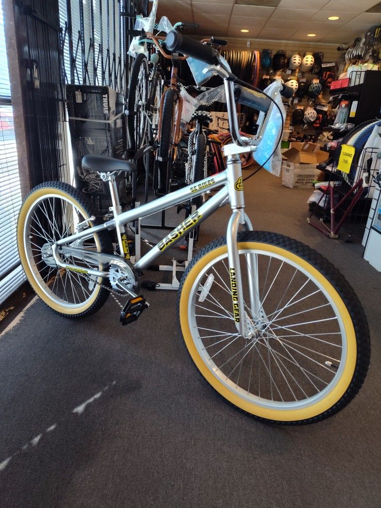 NEW 2025 SE BASHER 24 SILVER STREAK SINGLE SPEED FREESTYLE RIPPER FLYER BIG BMX BIKE