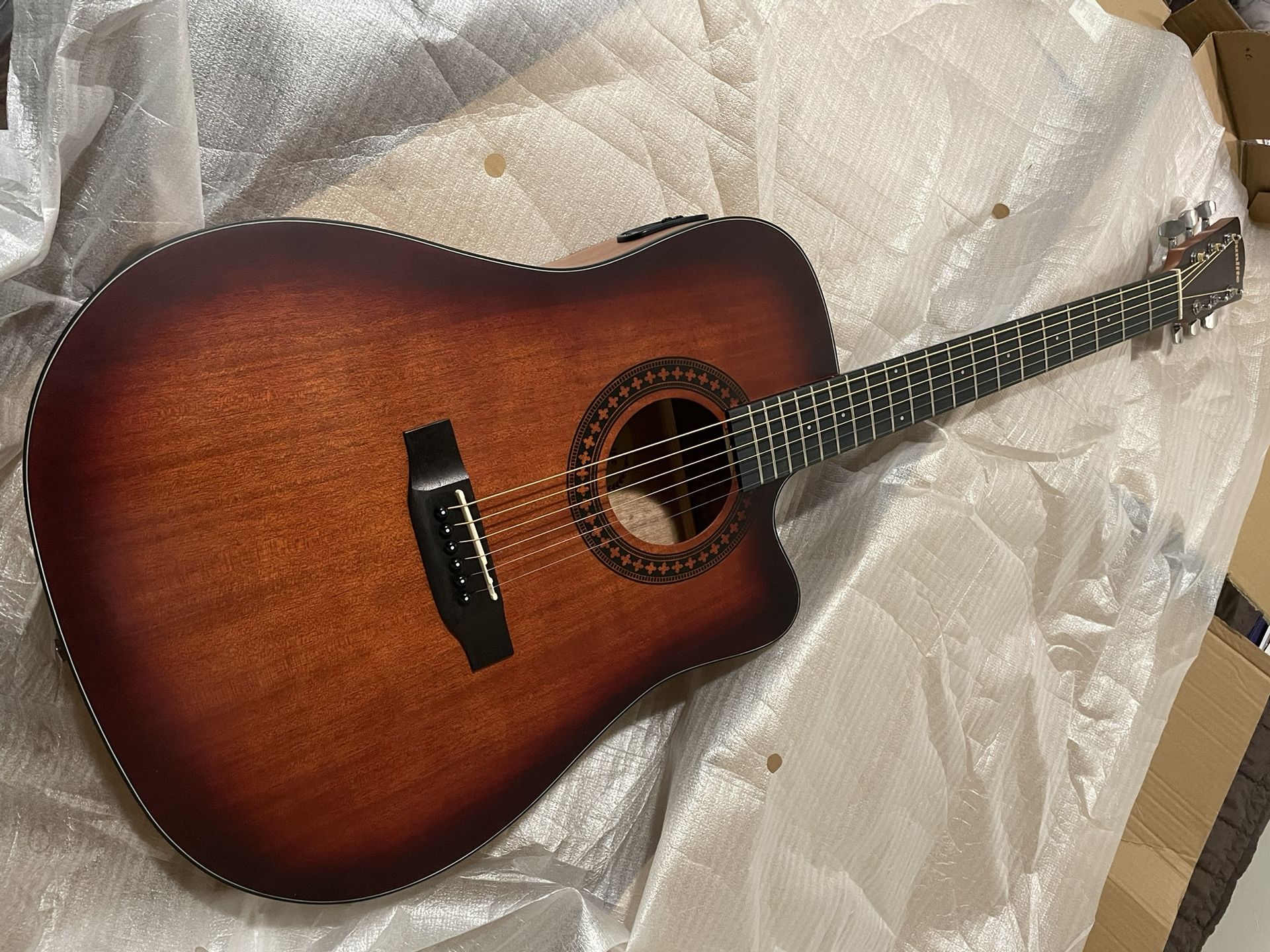 Sunlight Guitar Its Brand New In Packing Still Its Tuned It Just Has One Hole At The Bottom Fixable But It Still Sounds Great