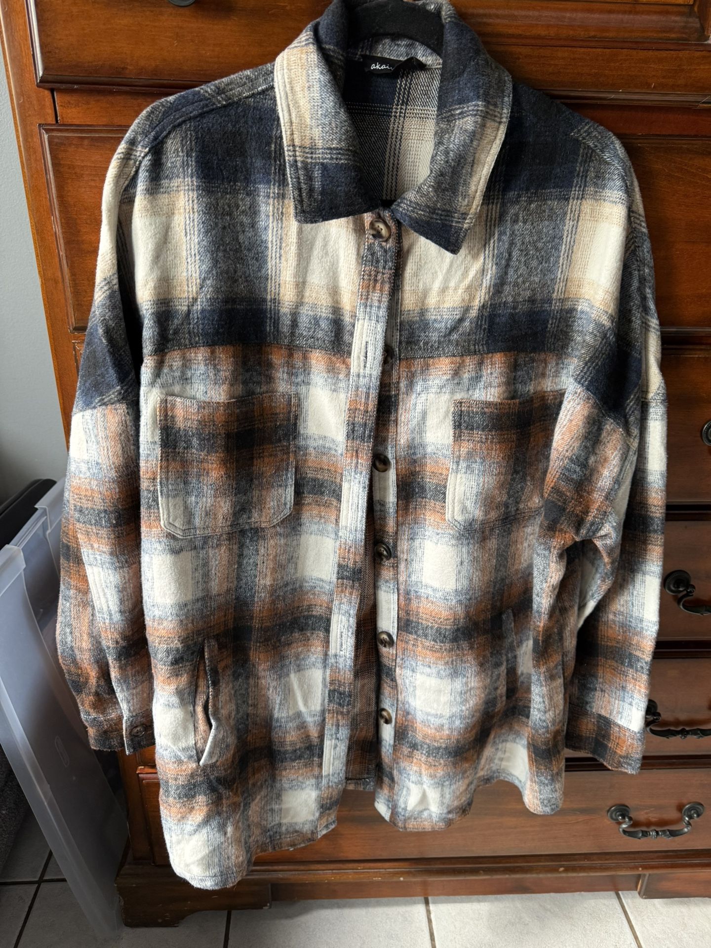Women’s Sweater (Medium)
