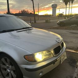 2003 BMW 325!